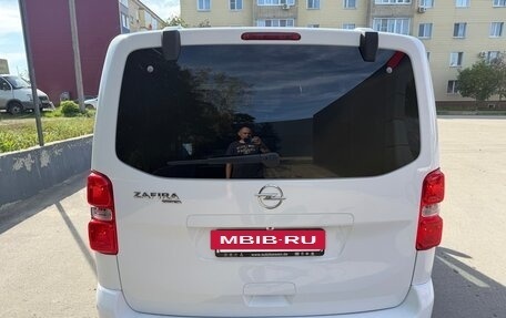 Opel Zafira Life I, 2020 год, 3 700 000 рублей, 2 фотография