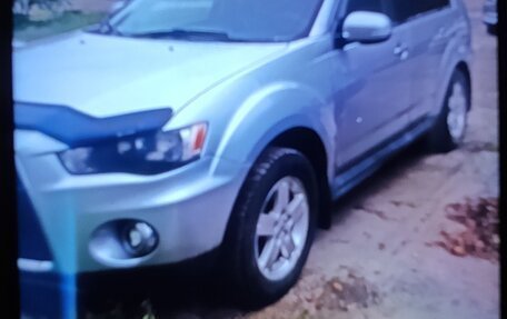 Mitsubishi Outlander III рестайлинг 3, 2011 год, 775 000 рублей, 4 фотография