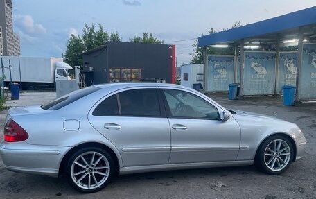 Mercedes-Benz E-Класс, 2004 год, 730 000 рублей, 11 фотография