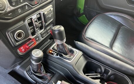 Jeep Wrangler, 2018 год, 4 300 000 рублей, 18 фотография