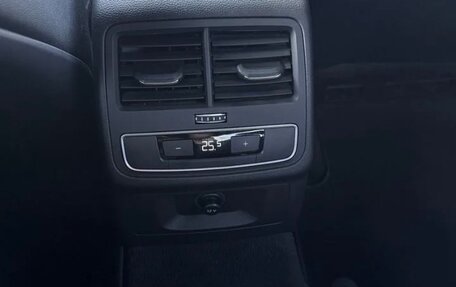 Audi A4, 2015 год, 2 500 000 рублей, 11 фотография