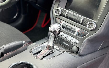 Ford Mustang VI рестайлинг, 2017 год, 2 490 000 рублей, 19 фотография