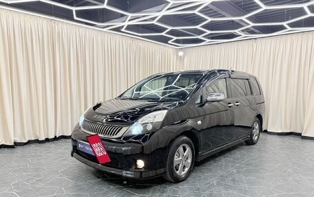 Toyota ISis I, 2011 год, 1 299 999 рублей, 2 фотография