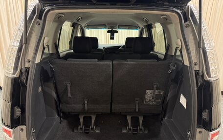 Toyota ISis I, 2011 год, 1 299 999 рублей, 20 фотография
