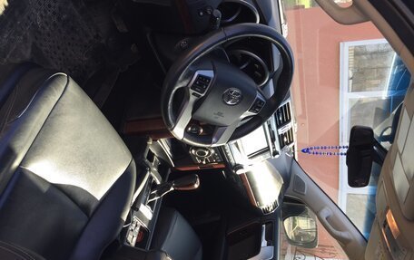 Toyota Land Cruiser Prado 150 рестайлинг 2, 2014 год, 2 970 000 рублей, 4 фотография