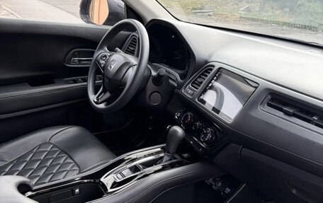 Honda Vezel, 2022 год, 2 100 000 рублей, 6 фотография