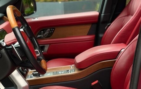 Land Rover Range Rover IV рестайлинг, 2018 год, 6 100 000 рублей, 9 фотография