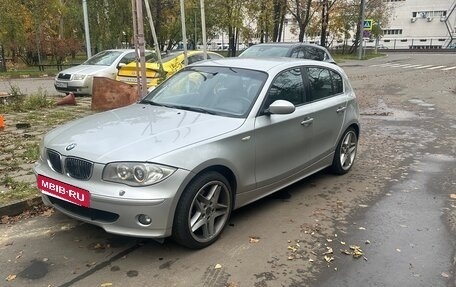 BMW 1 серия, 2007 год, 900 000 рублей, 10 фотография