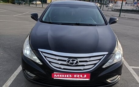 Hyundai Sonata VI, 2012 год, 920 000 рублей, 3 фотография