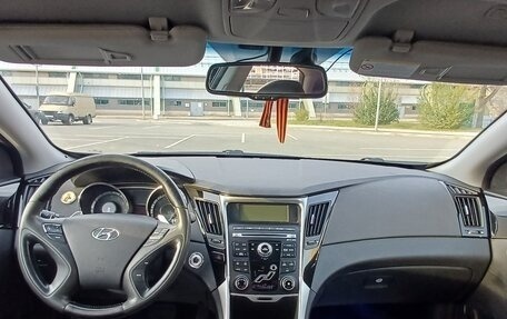 Hyundai Sonata VI, 2012 год, 920 000 рублей, 4 фотография