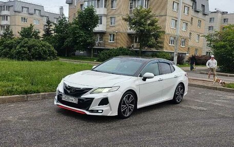 Toyota Camry, 2018 год, 2 800 000 рублей, 4 фотография