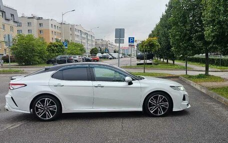Toyota Camry, 2018 год, 2 800 000 рублей, 2 фотография
