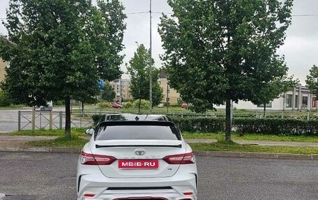 Toyota Camry, 2018 год, 2 800 000 рублей, 5 фотография
