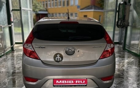 Hyundai Solaris II рестайлинг, 2012 год, 615 000 рублей, 1 фотография
