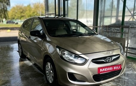 Hyundai Solaris II рестайлинг, 2012 год, 615 000 рублей, 3 фотография