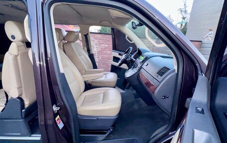 Volkswagen Multivan T5, 2011 год, 2 650 000 рублей, 21 фотография