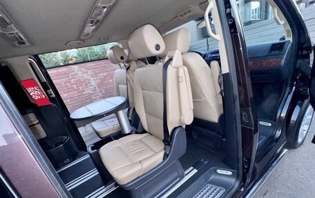 Volkswagen Multivan T5, 2011 год, 2 650 000 рублей, 30 фотография