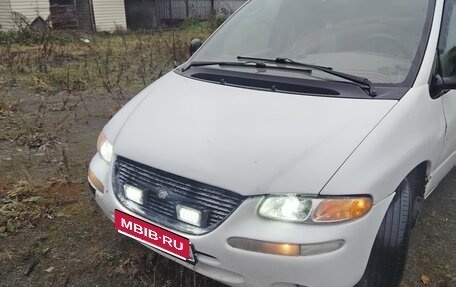 Chrysler Town & Country III, 1999 год, 250 000 рублей, 1 фотография