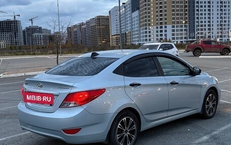 Hyundai Solaris II рестайлинг, 2011 год, 750 000 рублей, 3 фотография