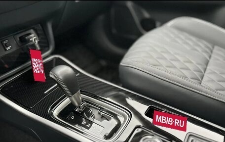 Mitsubishi Outlander III рестайлинг 3, 2022 год, 3 450 000 рублей, 7 фотография