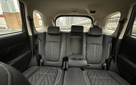Mitsubishi Outlander III рестайлинг 3, 2022 год, 3 450 000 рублей, 17 фотография