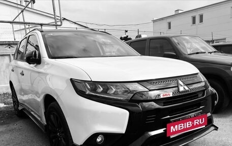 Mitsubishi Outlander III рестайлинг 3, 2022 год, 3 450 000 рублей, 23 фотография