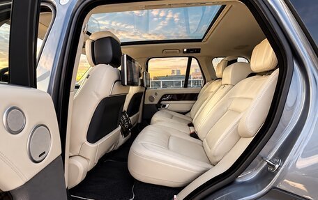 Land Rover Range Rover IV рестайлинг, 2018 год, 11 000 000 рублей, 8 фотография