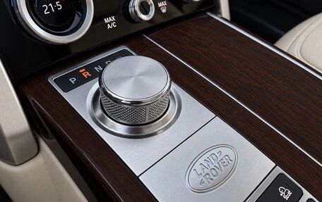 Land Rover Range Rover IV рестайлинг, 2018 год, 11 000 000 рублей, 15 фотография