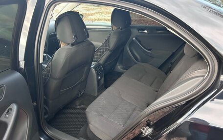 Volkswagen Jetta VI, 2011 год, 1 120 000 рублей, 11 фотография