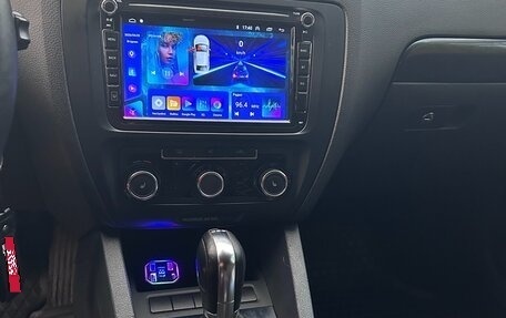 Volkswagen Jetta VI, 2011 год, 1 120 000 рублей, 10 фотография