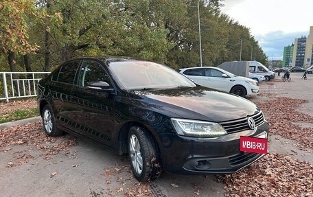 Volkswagen Jetta VI, 2011 год, 1 120 000 рублей, 3 фотография