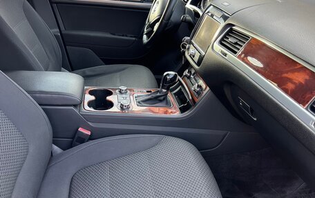 Volkswagen Touareg III, 2011 год, 1 490 000 рублей, 10 фотография