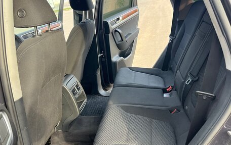 Volkswagen Touareg III, 2011 год, 1 490 000 рублей, 12 фотография