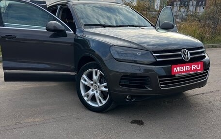 Volkswagen Touareg III, 2011 год, 1 490 000 рублей, 18 фотография