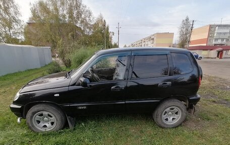 Chevrolet Niva I рестайлинг, 2004 год, 350 000 рублей, 3 фотография