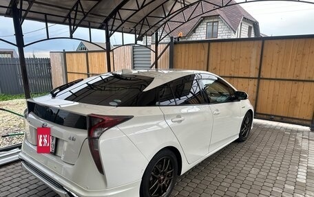Toyota Prius IV XW50, 2017 год, 1 650 000 рублей, 4 фотография