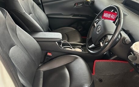 Toyota Prius IV XW50, 2017 год, 1 650 000 рублей, 6 фотография