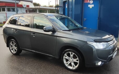 Mitsubishi Outlander III рестайлинг 3, 2013 год, 1 100 000 рублей, 6 фотография