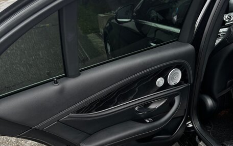 Mercedes-Benz E-Класс, 2020 год, 4 500 000 рублей, 13 фотография