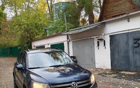 Volkswagen Tiguan I, 2012 год, 1 000 000 рублей, 2 фотография
