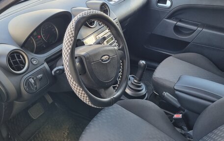 Ford Fiesta, 2005 год, 365 000 рублей, 11 фотография