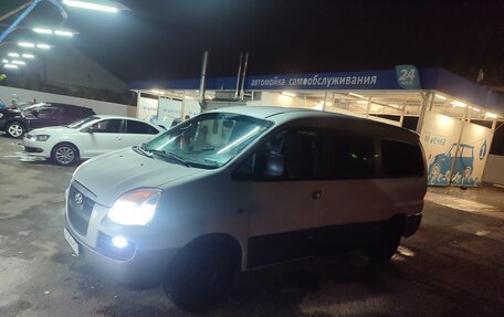 Hyundai Starex I рестайлинг, 2004 год, 640 000 рублей, 2 фотография