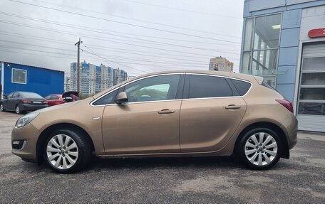 Opel Astra J, 2014 год, 700 000 рублей, 2 фотография