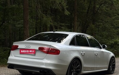 Audi A4, 2014 год, 1 950 000 рублей, 13 фотография