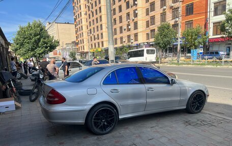 Mercedes-Benz E-Класс, 2003 год, 800 000 рублей, 1 фотография