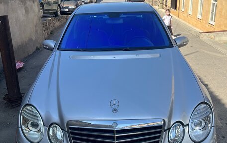 Mercedes-Benz E-Класс, 2003 год, 800 000 рублей, 2 фотография
