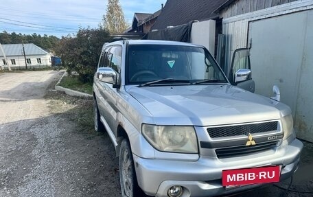 Mitsubishi Pajero iO, 2003 год, 560 000 рублей, 2 фотография