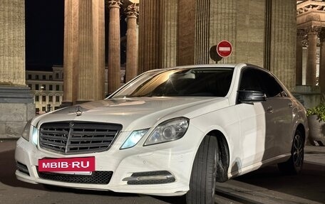 Mercedes-Benz E-Класс, 2012 год, 1 350 000 рублей, 8 фотография