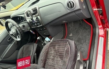 Renault Sandero II рестайлинг, 2018 год, 1 250 000 рублей, 38 фотография