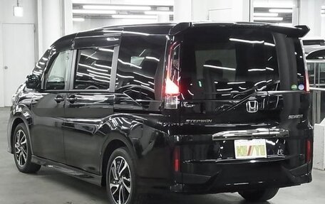 Honda Stepwgn IV, 2022 год, 1 980 000 рублей, 6 фотография